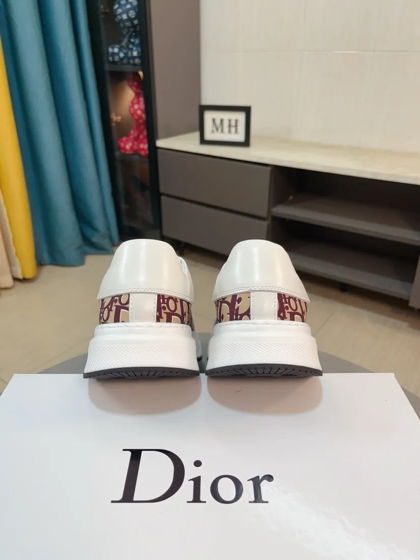 Ex-factory price 400🌹🌹【Dior】Best-selling model, world premiere on official website🔝High-end brand of men's shoes, latest series on official website: The upper is made of imported cowhide with specially designed fabrics➕Mesh breathable lining. Make walking more convenient and comfortable! Compared with the official quality, Midea’s 1:1 replica. Create a fashionable personality to set off your uniqueness! A must-have for trendy men! Classic style. Men's sizes: 38-44.